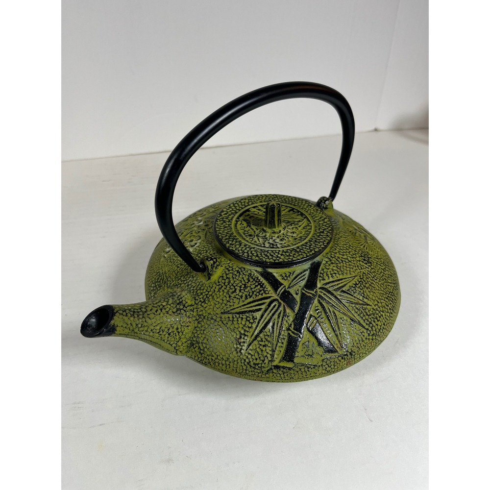 Green Cast Iron Tetsubin Teapot with Bamboo Floral Relief and Mesh Infuser